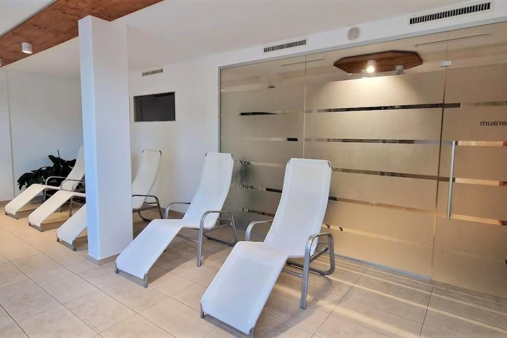 סנקט אנגלמר 2-Zimmer Wohnung, Pools, Sauna Und Balkon מראה חיצוני תמונה